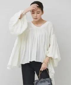 美品★Curensology 2WAYギャザーブラウス☆ホワイト Curensology（カレンソロジー）の「Curensology(カレンソロジー