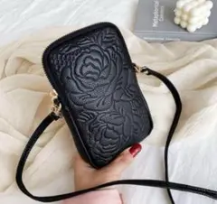 【新品】スマホショルダーバッグ　スマホポーチ　お財布ショルダー 薔薇柄 黒