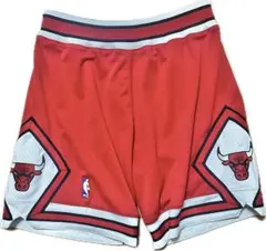 NBA Chicago Bullsミッチェルアンドネス1996年 ショートパンツ - メルカリ