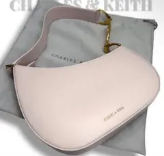 極美品CHARLES & KEITH アシメトリック ショルダーバッグ 桜ピンク