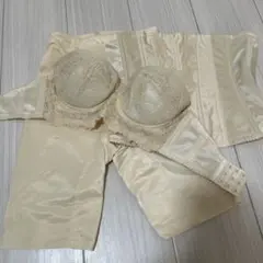 FOUR SIS & CO. ブラジャーとガードルセット E65 ベージュ