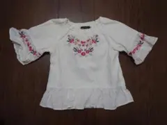 BeBe　トップス　フラワー刺繍