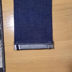 ユニクロ　セルビッチ　赤ミミ　カイハラ製