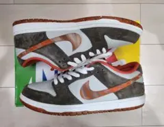 Nike スニーカー ベージュ/黒/オレンジ レッサーパンダ - メルカリ