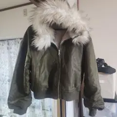 ファー付きオリーブクロップドジャケット
