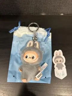 POPMART ラブブ　イニシャル　[W] ぬいぐるみ　キーホルダー