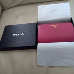 PRADA サフィアーノレザー 三つ折り財布 ピンク - メルカリ