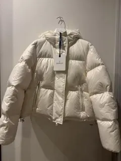 MONCLER アイボリー ダウンジャケット フード付き