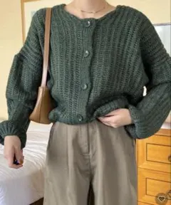 ダークグリーン ニット セーター ボタン付き