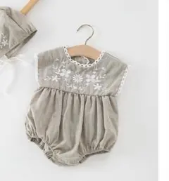 おしゃれロンパース　グレー　花柄刺繍