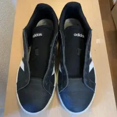 adidas 黒 スリーストライプス ローカットスニーカー
