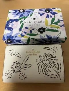 kate spade 花柄 二つ折り財布 - メルカリ