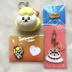 NiziU マコ　NIZOO ラコ　マスコットキーホルダー　ピンバッジ 4点のサムネイル