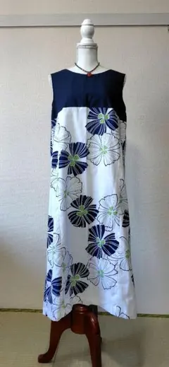 浴衣リメイク ロングワンピース 白地北欧風緑花×紺色切替Lサイズ24_23_3