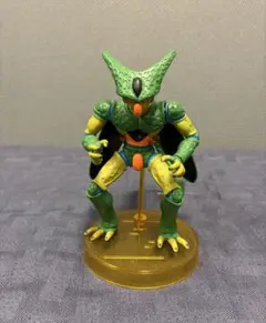 ドラゴンボール セル フィギュア　台座付き　マンガ　アニメのサムネイル