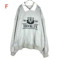 美品　グレー　F 襟付き　プリントオーバーサイズスウェット　裏毛　トレーナー