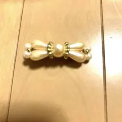 パールとゴールドのヘアクリップ