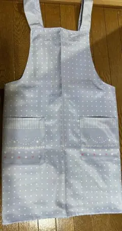 極美品☘️キッズエプロン size150