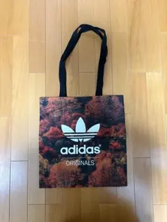 adidas オリジナルス トートバッグ 秋の風景