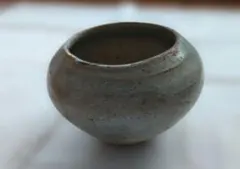 青灰色の陶器のサムネイル