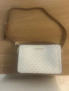 Michael Kors MKロゴショルダーバッグ