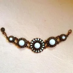 〘新品同様未使用〙　ヴィンテージ風　メタルブレスレット　ホワイト