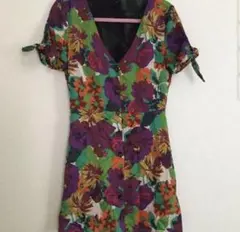 ZARA 花柄 ワンピースのサムネイル