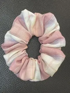 残り2個　ピンクミックスチェックシュシュ