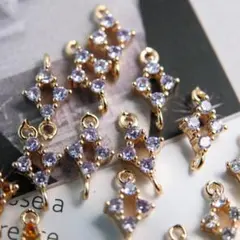 小ぶりジルコニア菱形コネクターチャーム1個130円