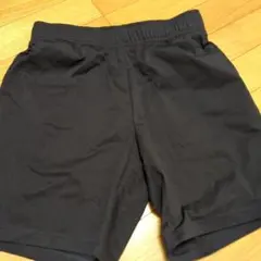 GU ブラックショートパンツ