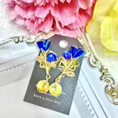 ハンドメイドイヤリング【No.17】痛くない 花 バラ ガラス 綺麗 かわいい