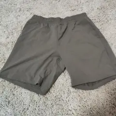 ユニクロ ウルトラストレッチアクティブショーツ ベージュ Mサイズ