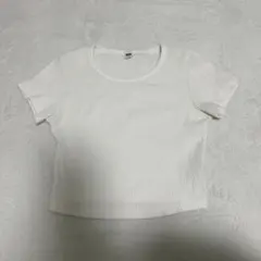ホワイトリブ編みクロップドTシャツ ユニクロ