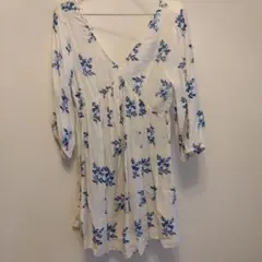 8月までの出品　花柄 Vネック チュニック　七分袖のサムネイル