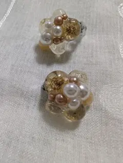 ハンドメイド花形クリアパールイヤリング