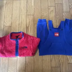 ザノースフェイス　赤いフリースジャケットと青いオーバーオールセット