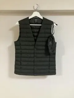 [美品]ユニクロ　ウルトラライトダウンベスト