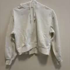 ホワイト　パーカー