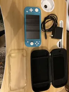 Nintendo Switch Lite ターコイズ 充電器・ケース付き