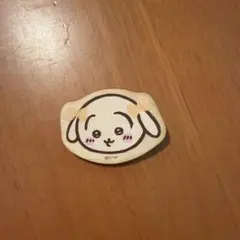 ちいかわ ウッドバッジ うさぎ リボン