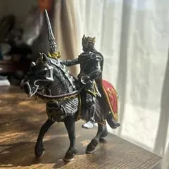 お値下げ☆騎士の鎧型の置物 - メルカリ