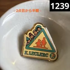 ⭐︎2点目から半額⭐︎ヴィンテージピンバッジ　フランス雑貨　ピンズ　子供のサムネイル