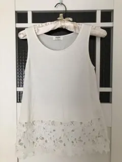 タンクトップ　レース付