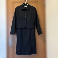 黒のワンピーススーツ　Aラインワンピース