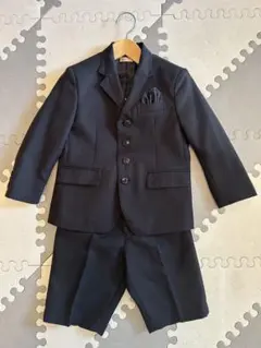 ブラックフォーマルスーツ ジャケット＆パンツ　ポケットチーフ付き110cm男の子