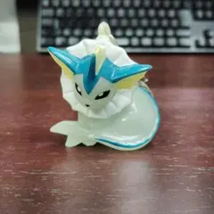 ポケモン　シャワーズ　キーホルダー　当時物　蓄光　ブラックライトで光る