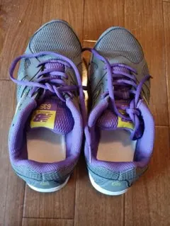 ニューバランス　レディース　23.5