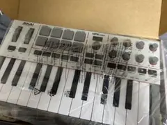 Akai mpk mini iv 4のサムネイル