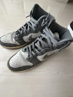 NIKE DUNK HIGH グレー スニーカーのサムネイル