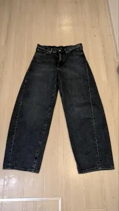 【未使用 32インチ 最安値】バレルレッグジーンズ　GU